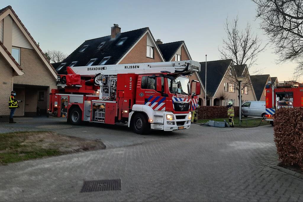 Schoorsteen geveegd na brand
