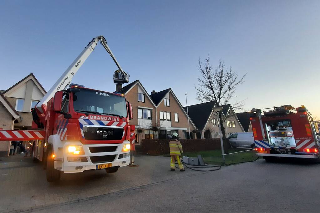 Schoorsteen geveegd na brand