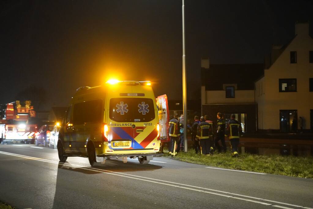 Persoon uit water gered