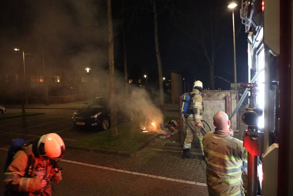 Papier in brand na brandstichting