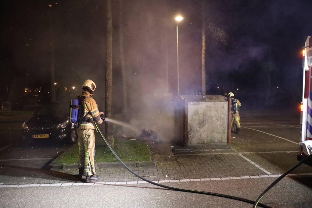 Papier in brand na brandstichting