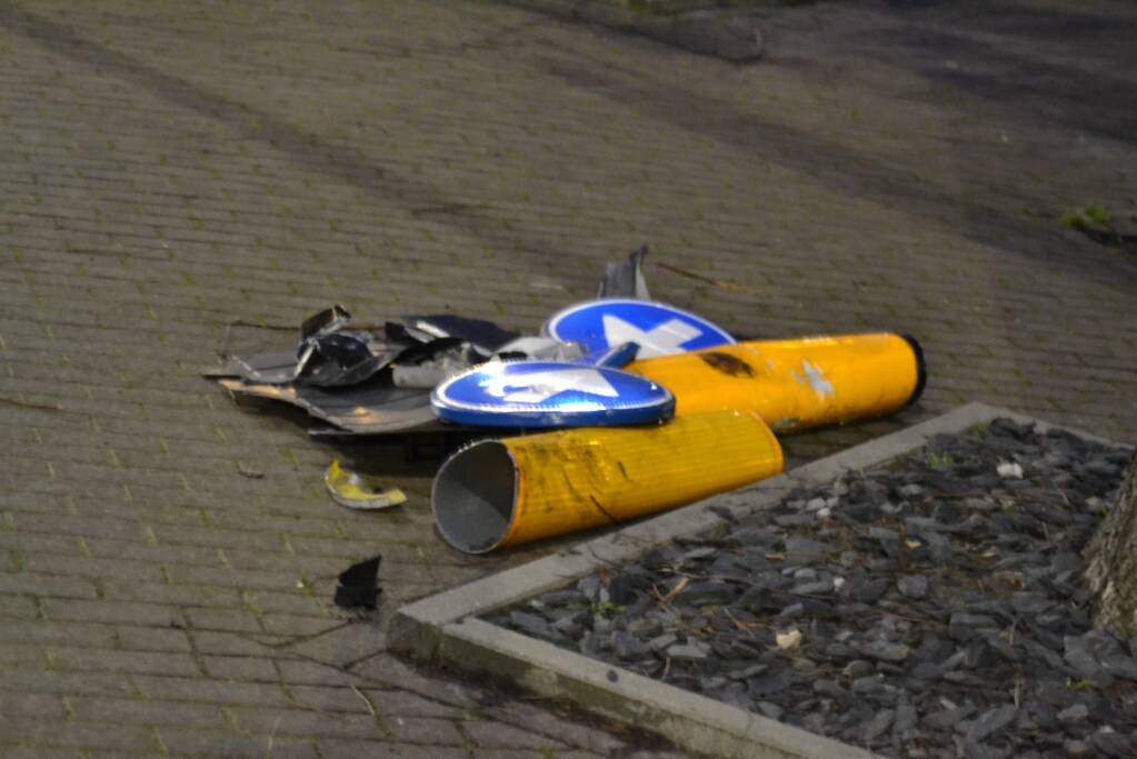 Bestuurder slaat op de vlucht na crash met auto