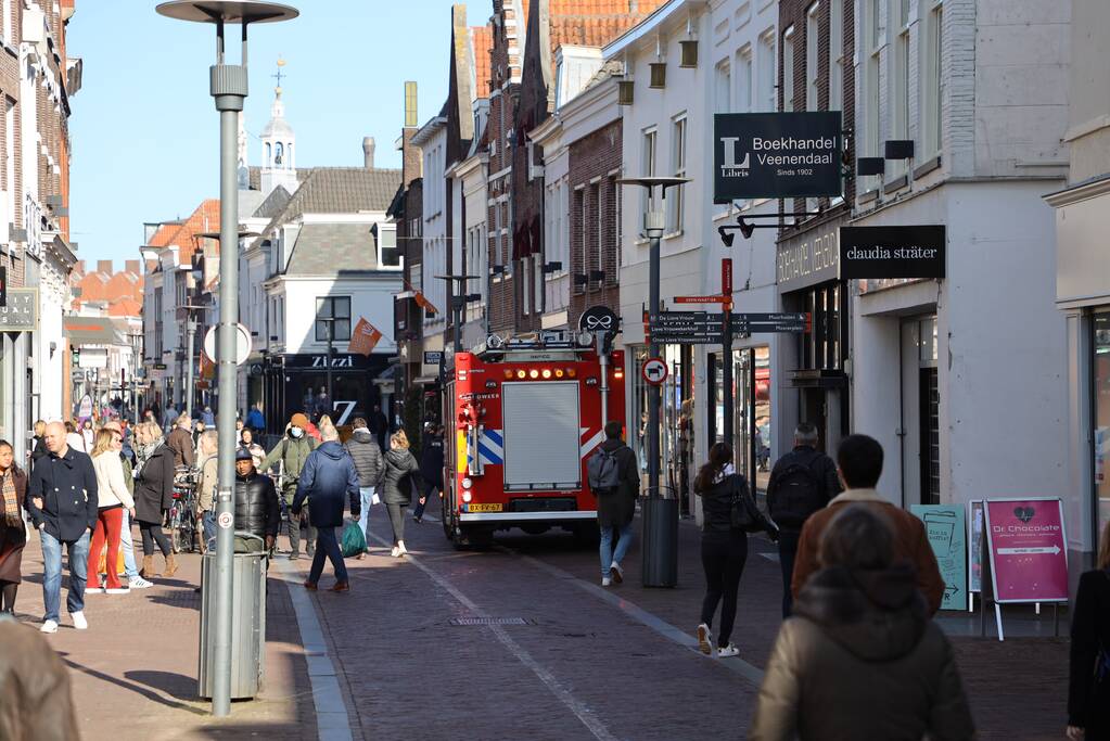 Brandweer inzet na kortsluiting in winkel