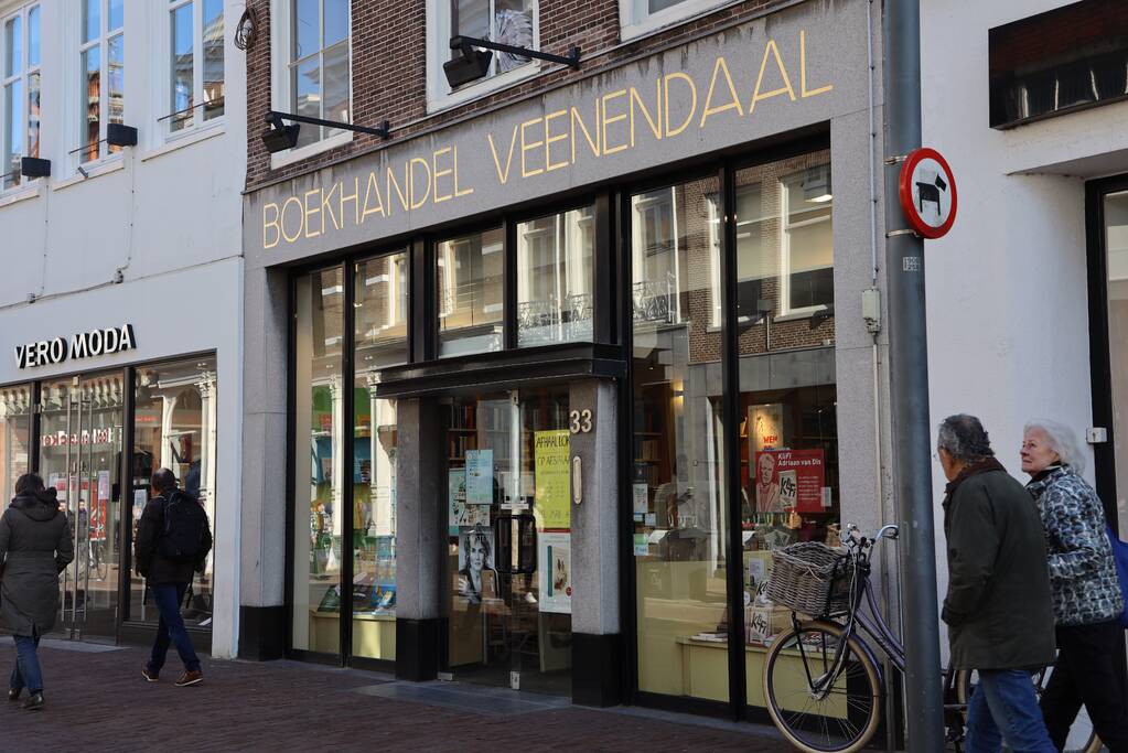 Brandweer inzet na kortsluiting in winkel