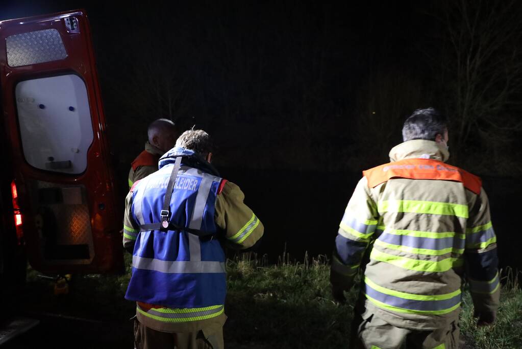 Zoekactie naar te water geraakte persoon