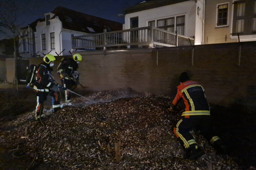 Berg met houtsnippers uit elkaar gehaald