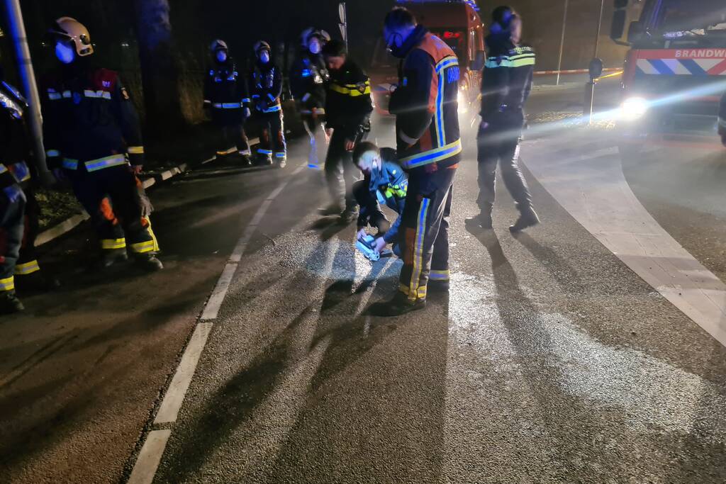 Taxi raakt van de weg belandt te water