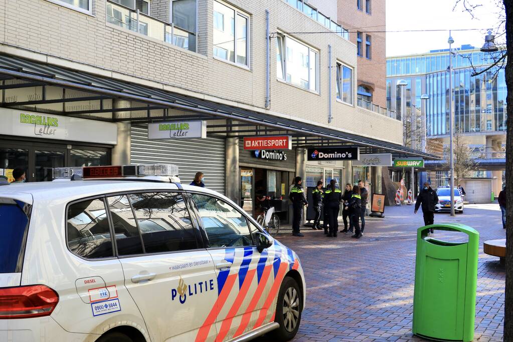 Politie doet onderzoek naar gewapende overval op Domino's Pizza