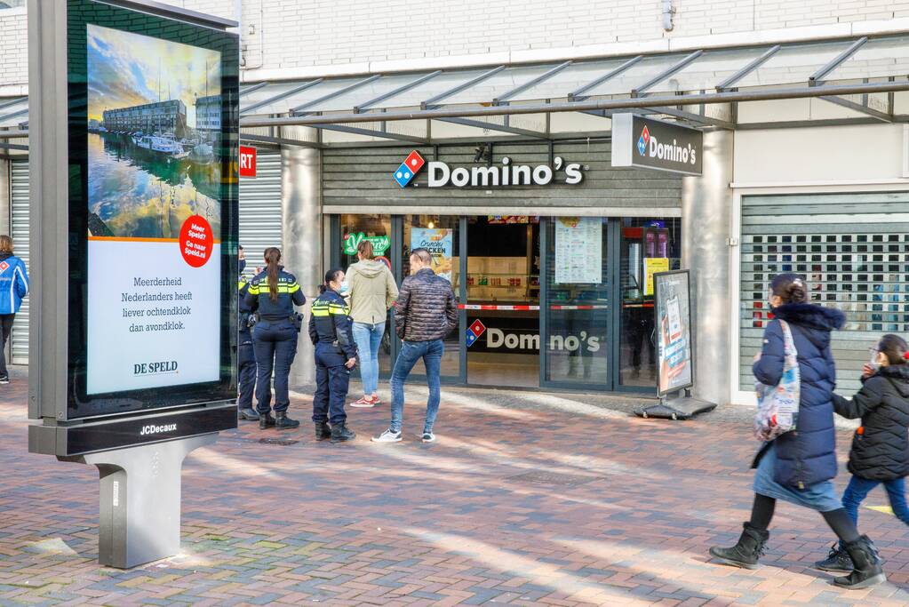 Politie doet onderzoek naar gewapende overval op Domino's Pizza