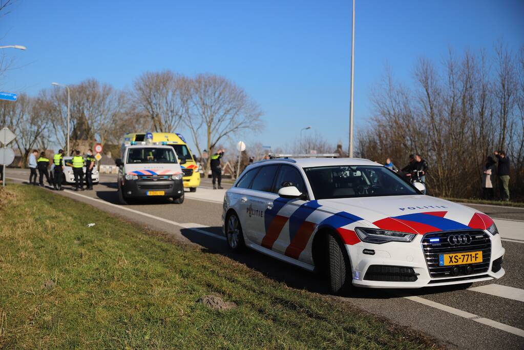 Fietser ernstig gewond bij botsing met auto