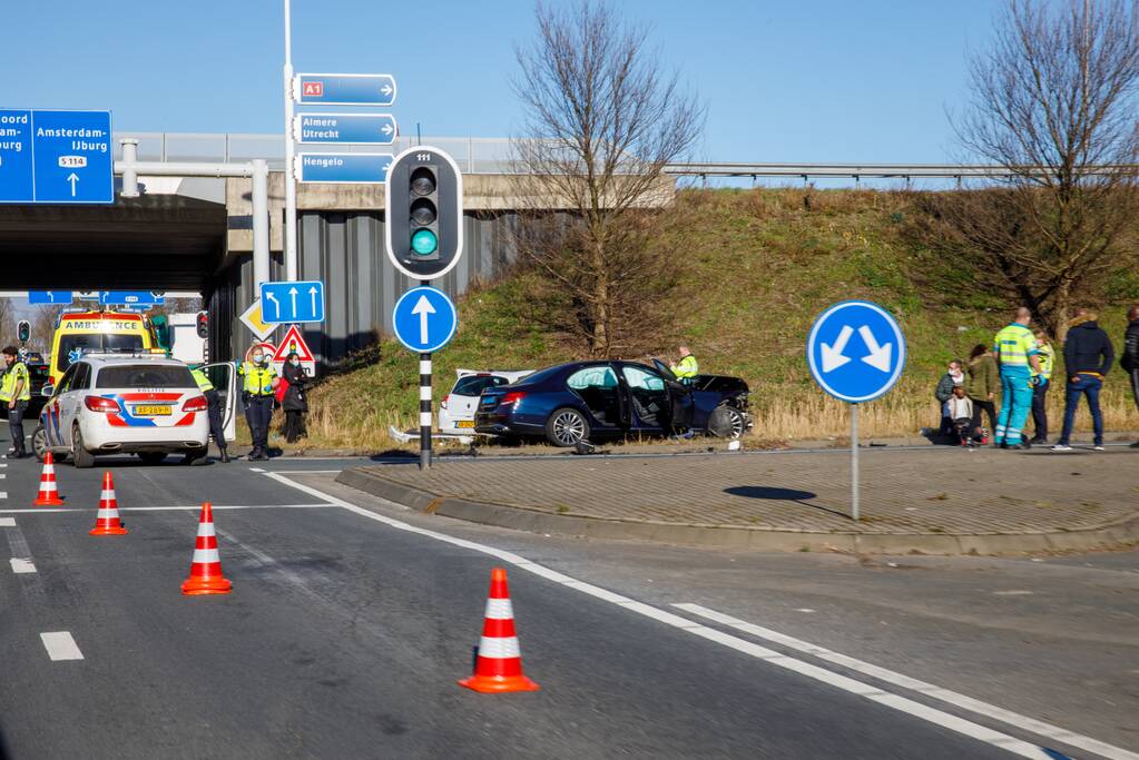 Meerdere gewonden na ongeval tussen taxi en personenauto