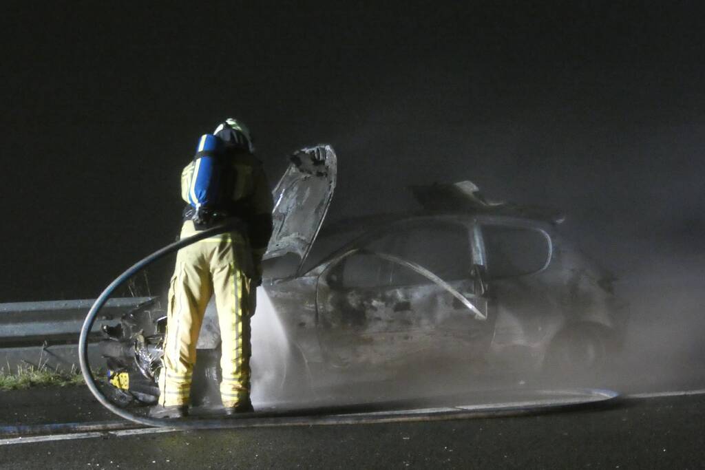 Auto volledig uitgebrand