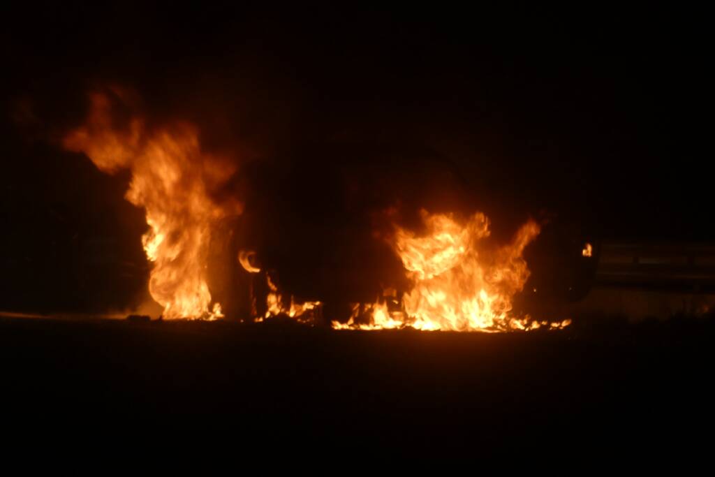 Auto volledig uitgebrand