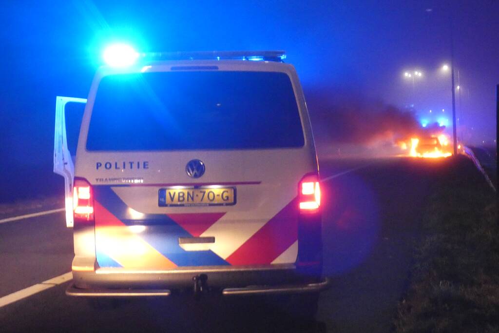 Auto volledig uitgebrand