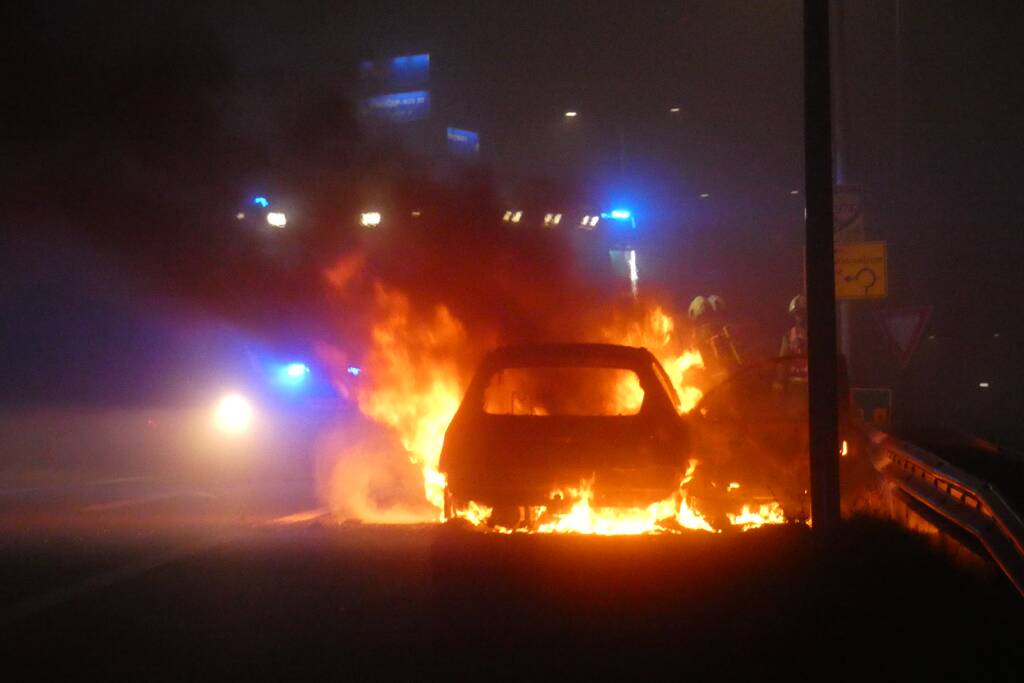 Auto volledig uitgebrand