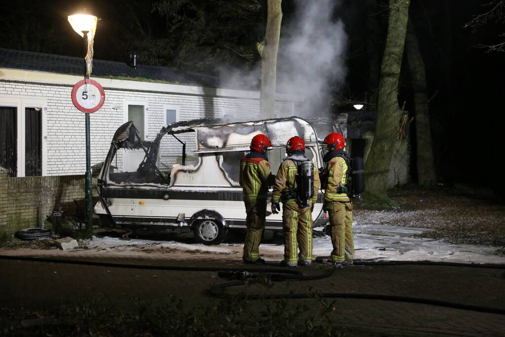 Caravan volledig verwoest door brand