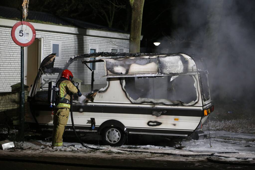 Caravan volledig verwoest door brand