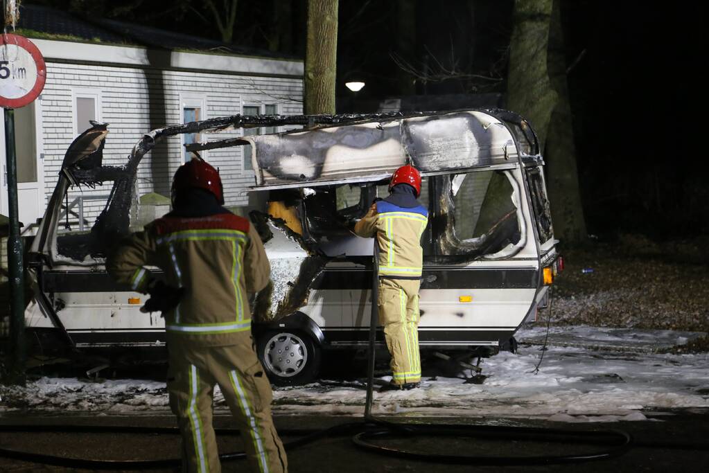 Caravan volledig verwoest door brand