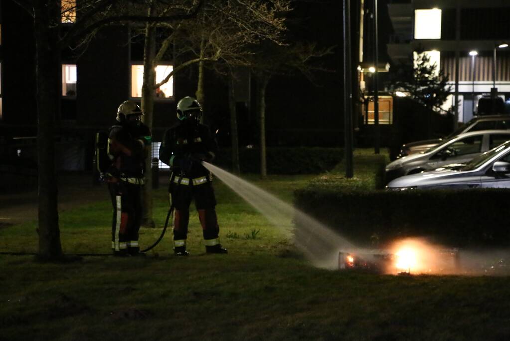 Vuurwerkresten geblust door brandweer