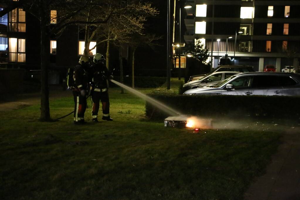 Vuurwerkresten geblust door brandweer