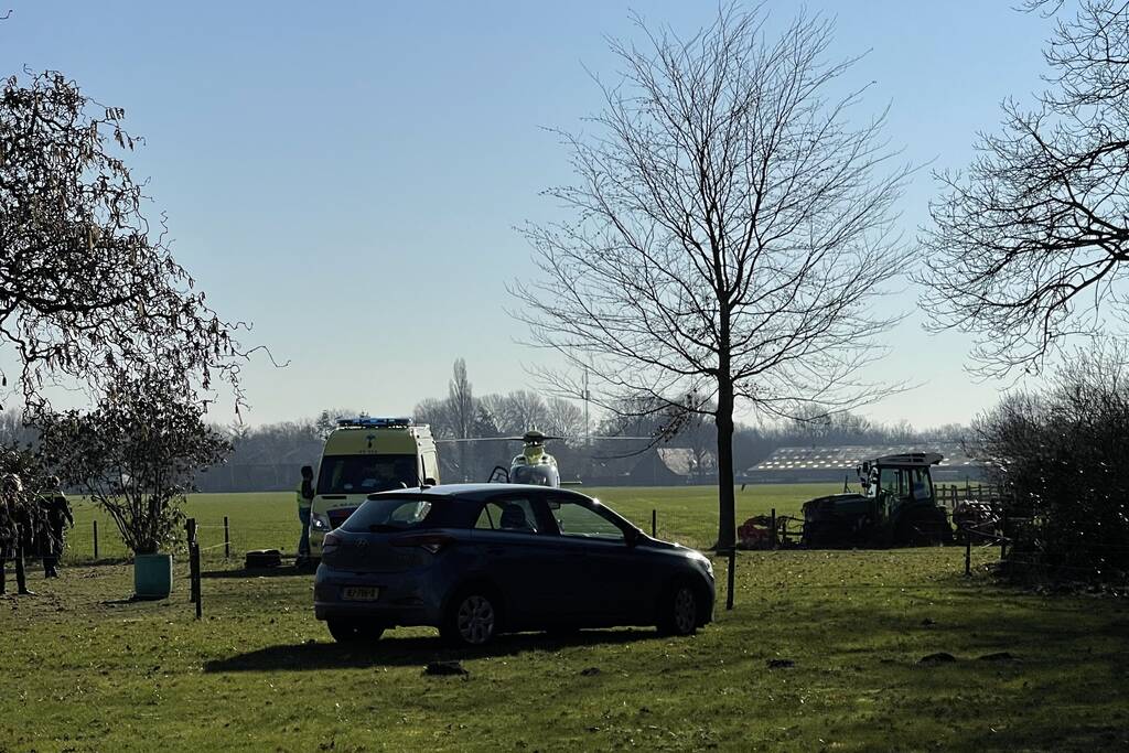 Traumahelikopter landt voor ernstig incident op boerenterrein
