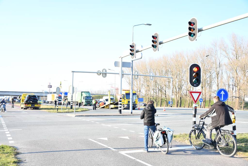 Veel schade na kop-staart aanrijding