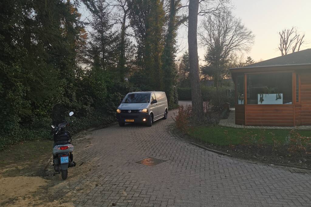 De politie doet onderzoek naar een overleden persoon