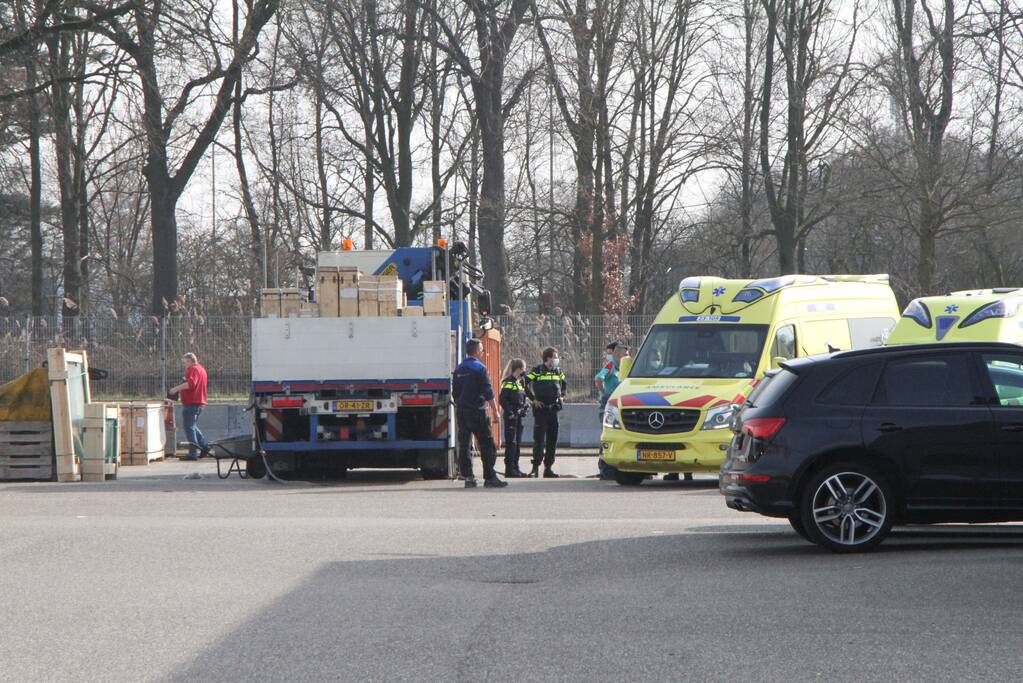 Persoon gewond bij incident bedrijventerrein