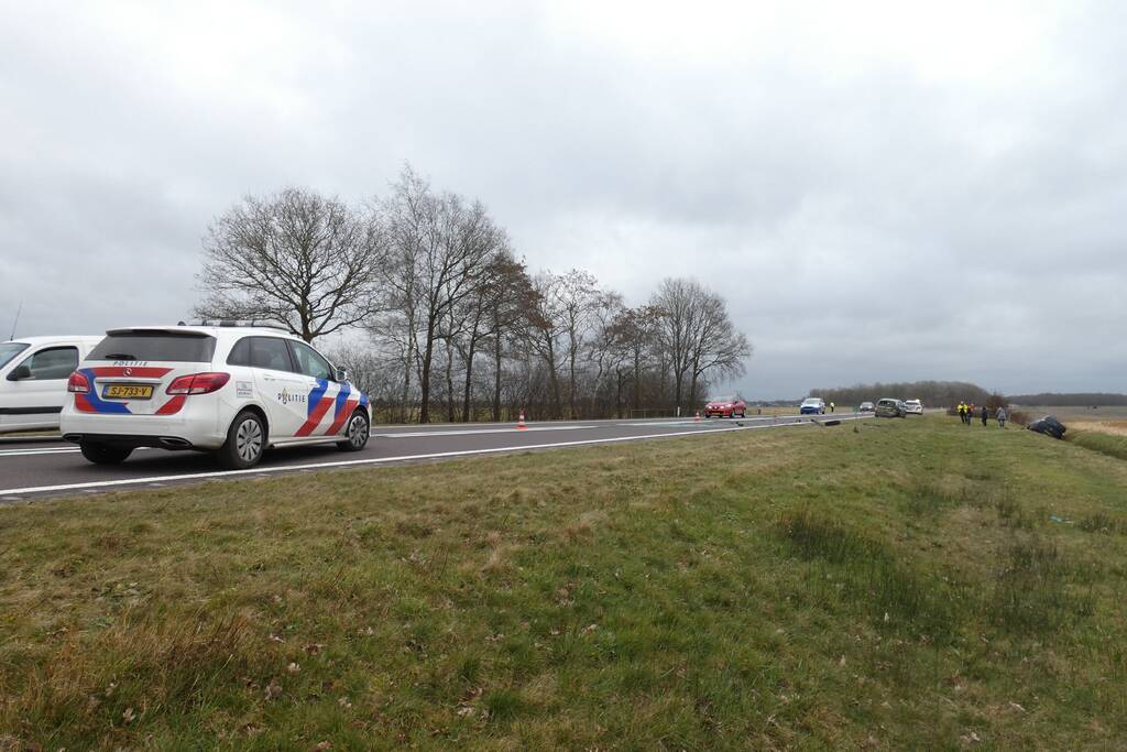 Auto belandt in sloot bij ongeval