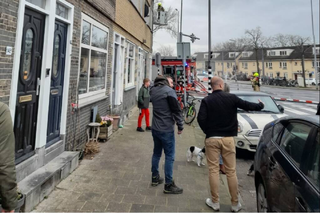Voorbijganger ontdekt grote brand in woning
