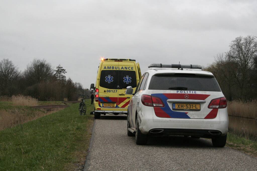 Fietser gaat onderuit en raakt gewond