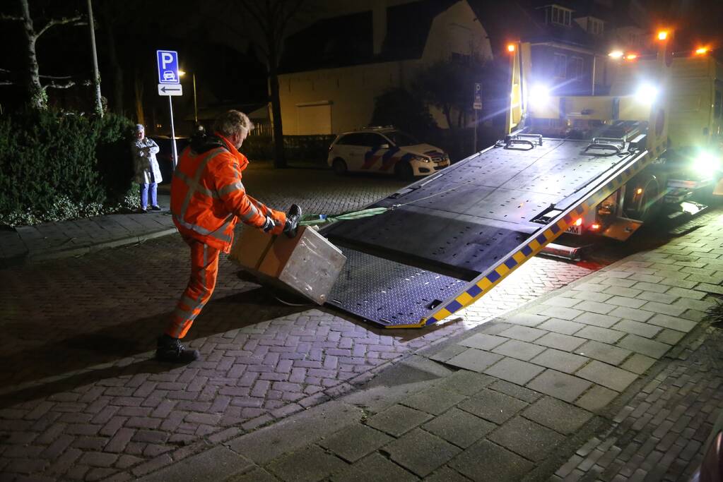 Loodzware kluis ligt urenlang op straat