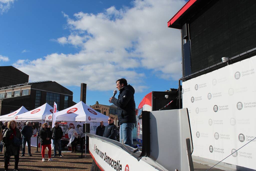 Bijeenkomst Forum met Thierry Baudet trekt veel belangstelling