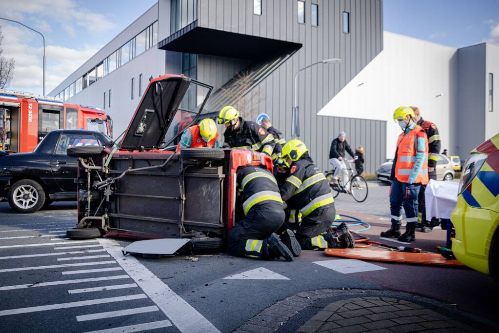 Bestuurder landt op zijn kant met Canta