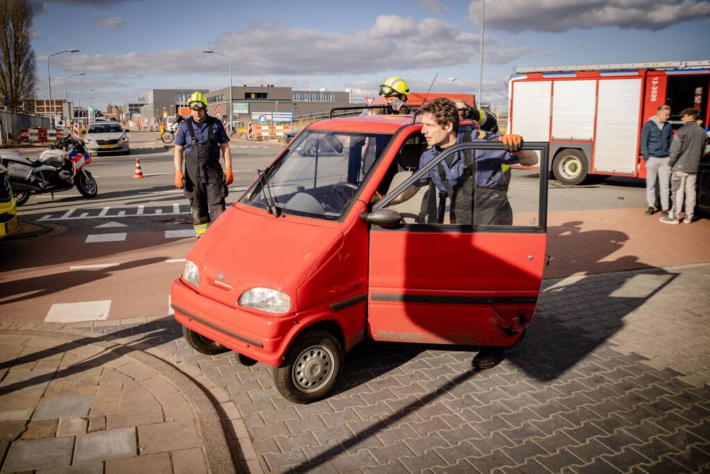 Bestuurder landt op zijn kant met Canta