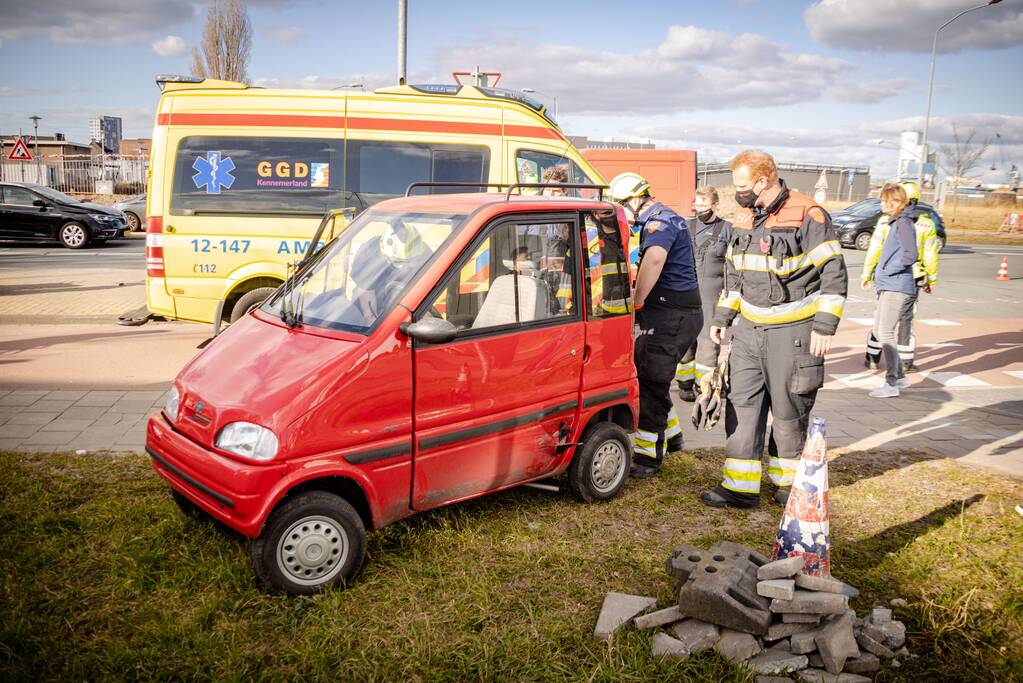 Bestuurder landt op zijn kant met Canta