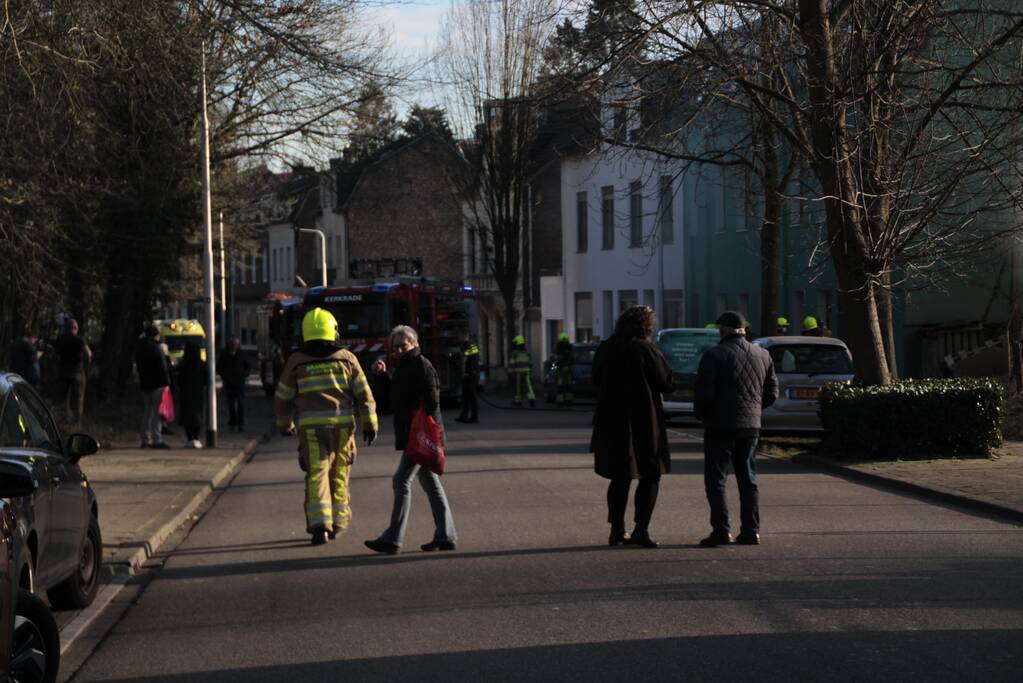 Veel rook bij grote brand in woning