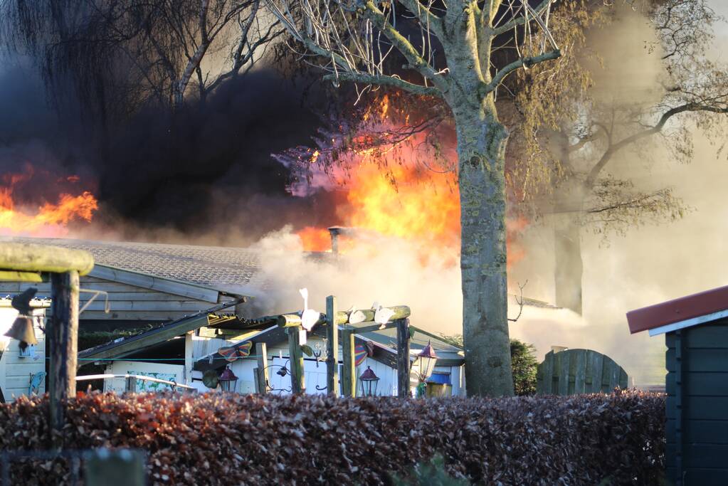 Flinke uitslaande brand in woning