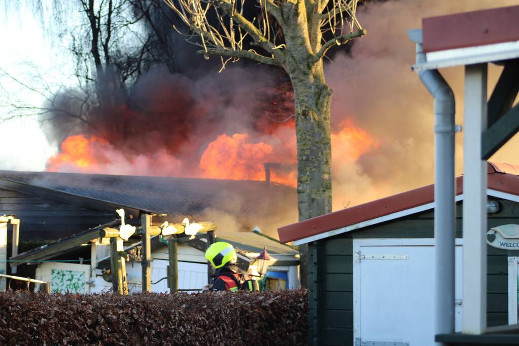 Flinke uitslaande brand in woning