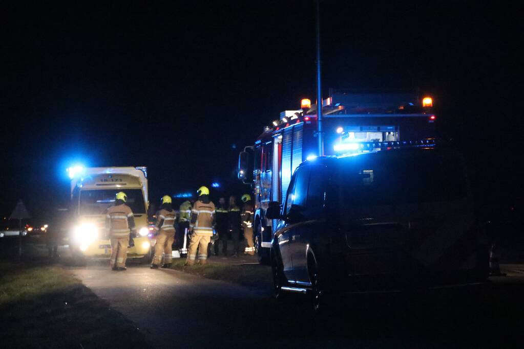 Auto belandt in sloot