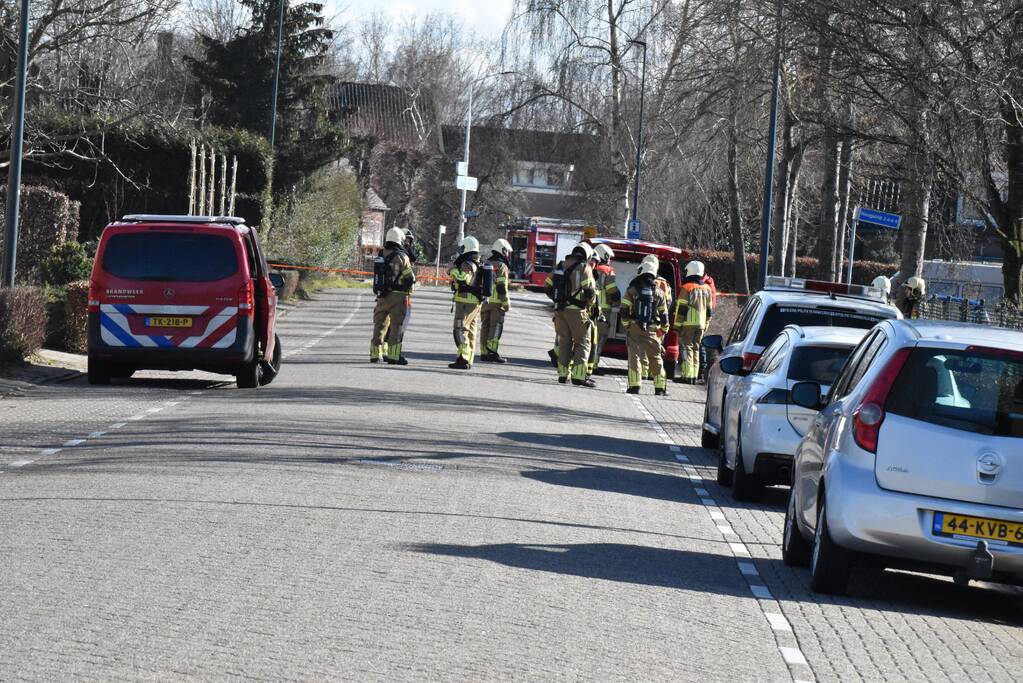 Brandweer ontruimt veertig woningen na gaslek