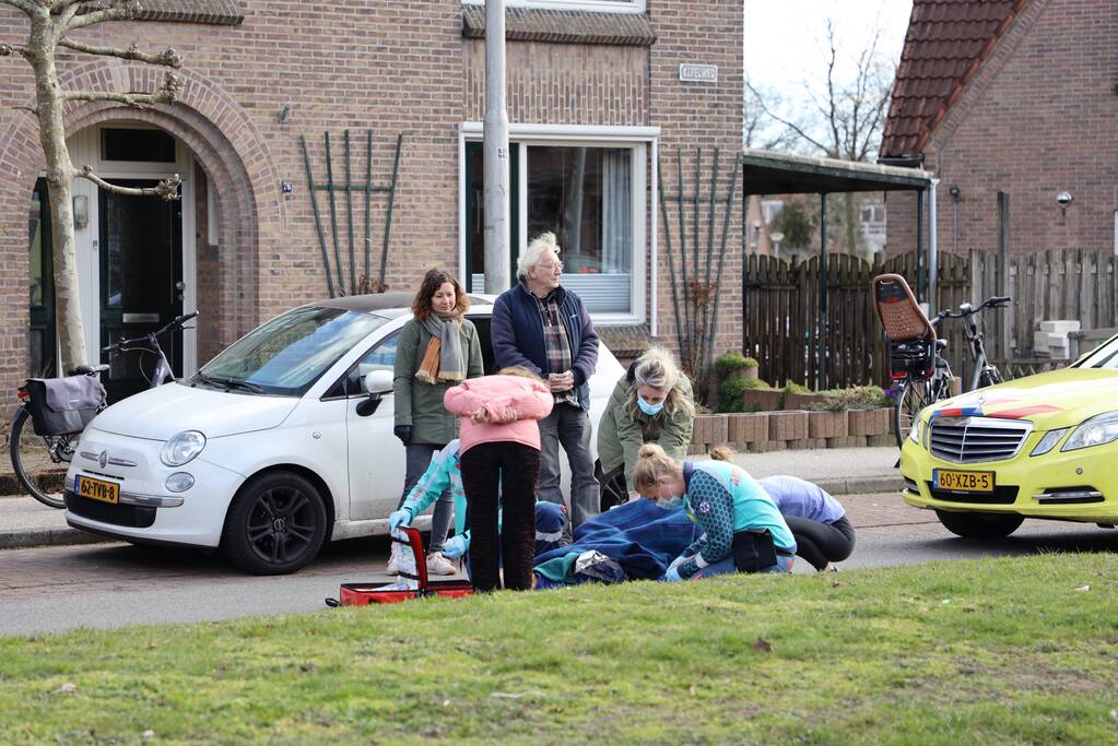 Fietser gewond bij botsing met auto