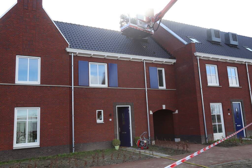 Veel rook bij brand in woning