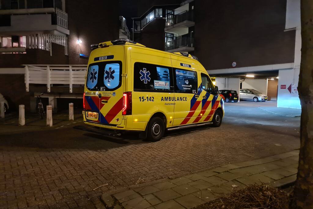 Scooterrijder komt in botsing met voetganger