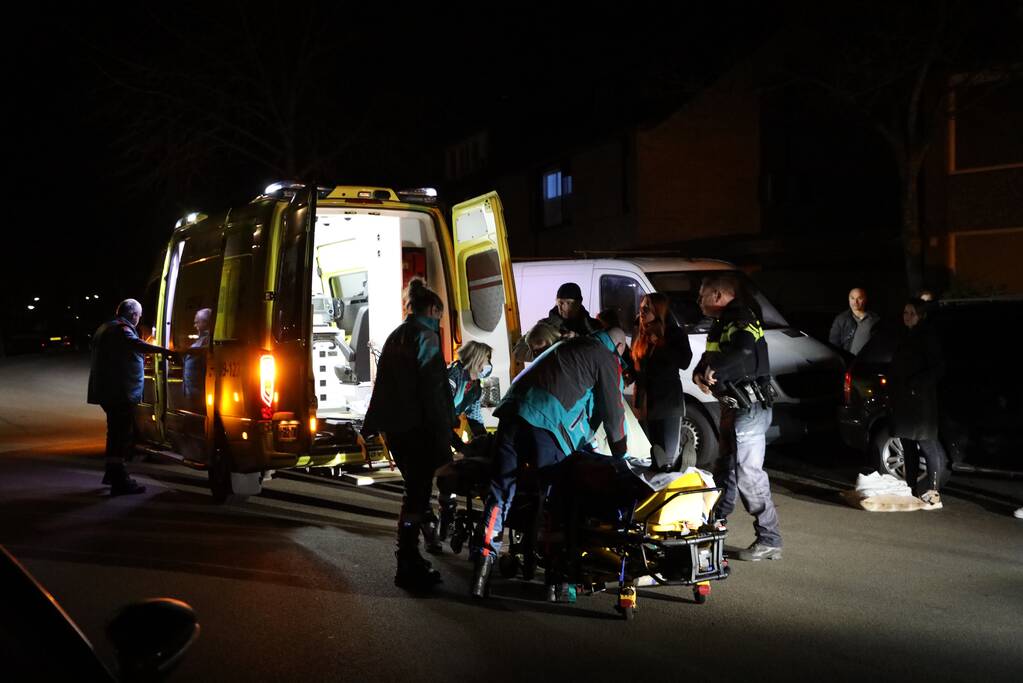 Persoon zwaargewond na val