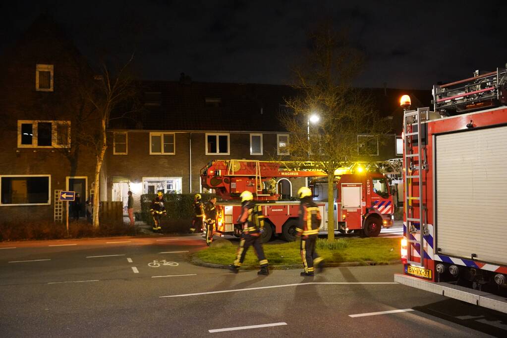 Brand in schoorsteen van woning