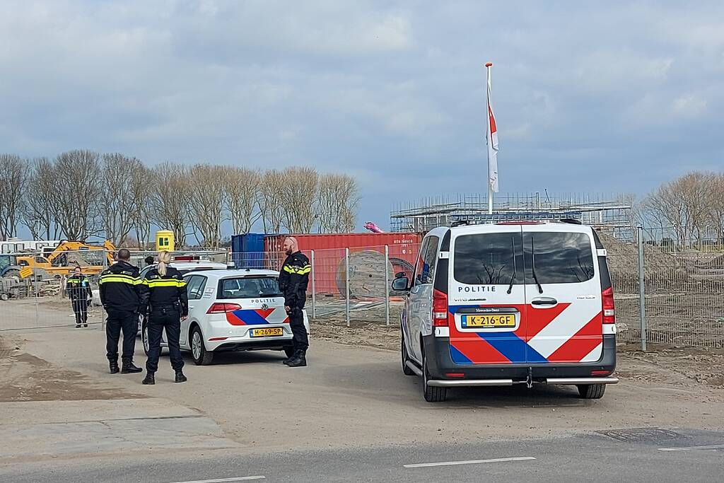 Zoekactie naar verdachte personen op bouwterrein