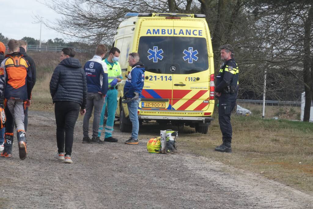Gewonde na valpartij met motor op crossterrein