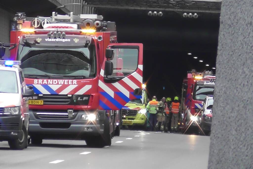 Ongeval met meerdere voertuigen in Beneluxtunnel