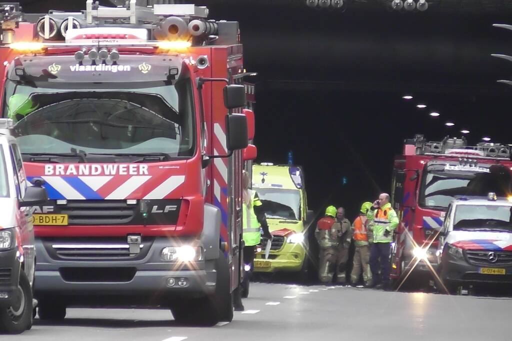 Ongeval met meerdere voertuigen in Beneluxtunnel